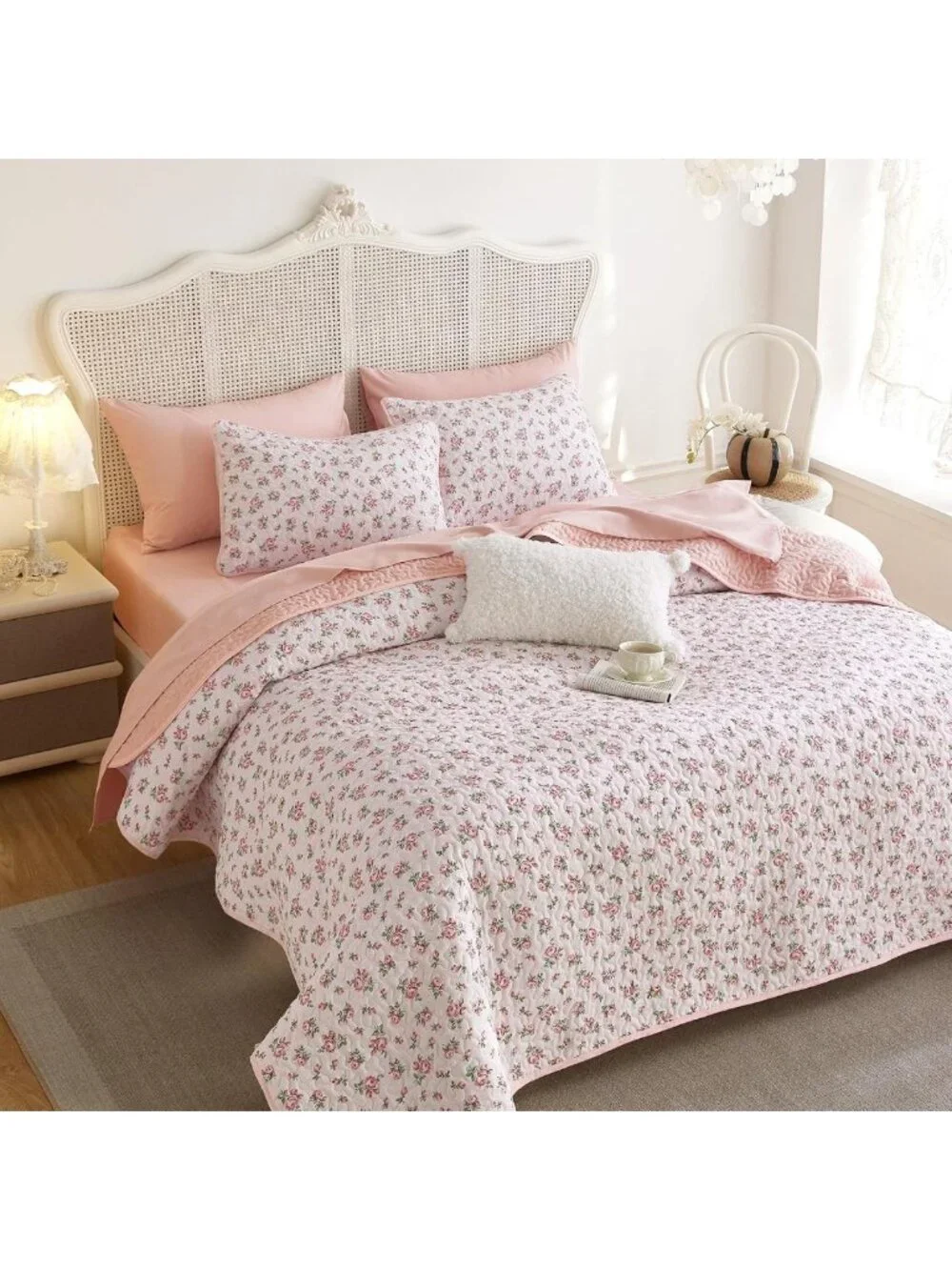 Floral Quilt Set - Cottagecore Shabby Chic Reversible Bedspread, Pink King Size